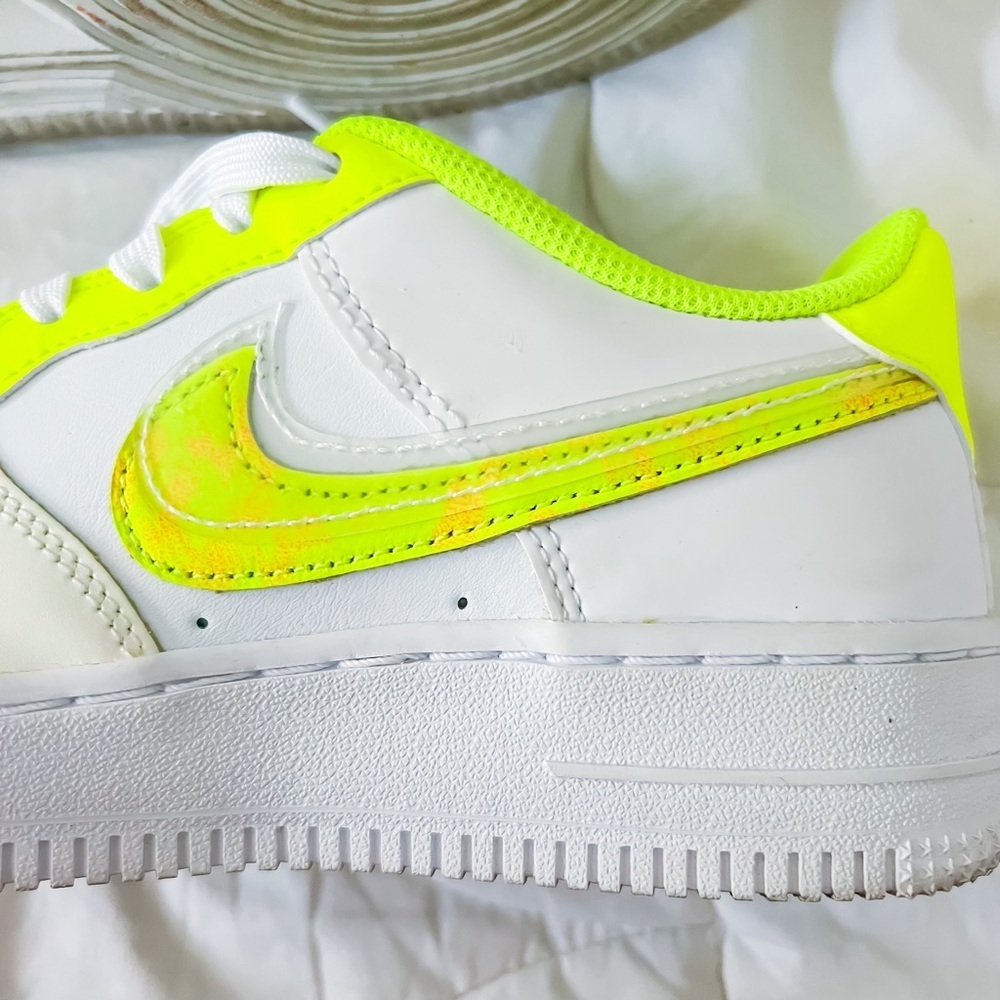 Nike Air Force 1 LV8, Size 4.5Y - Picture 4 of 10